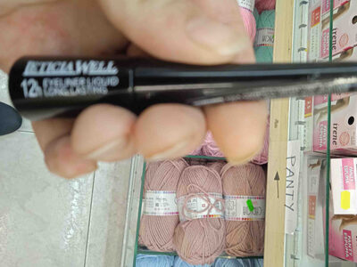Leticia Well Eyeliner
